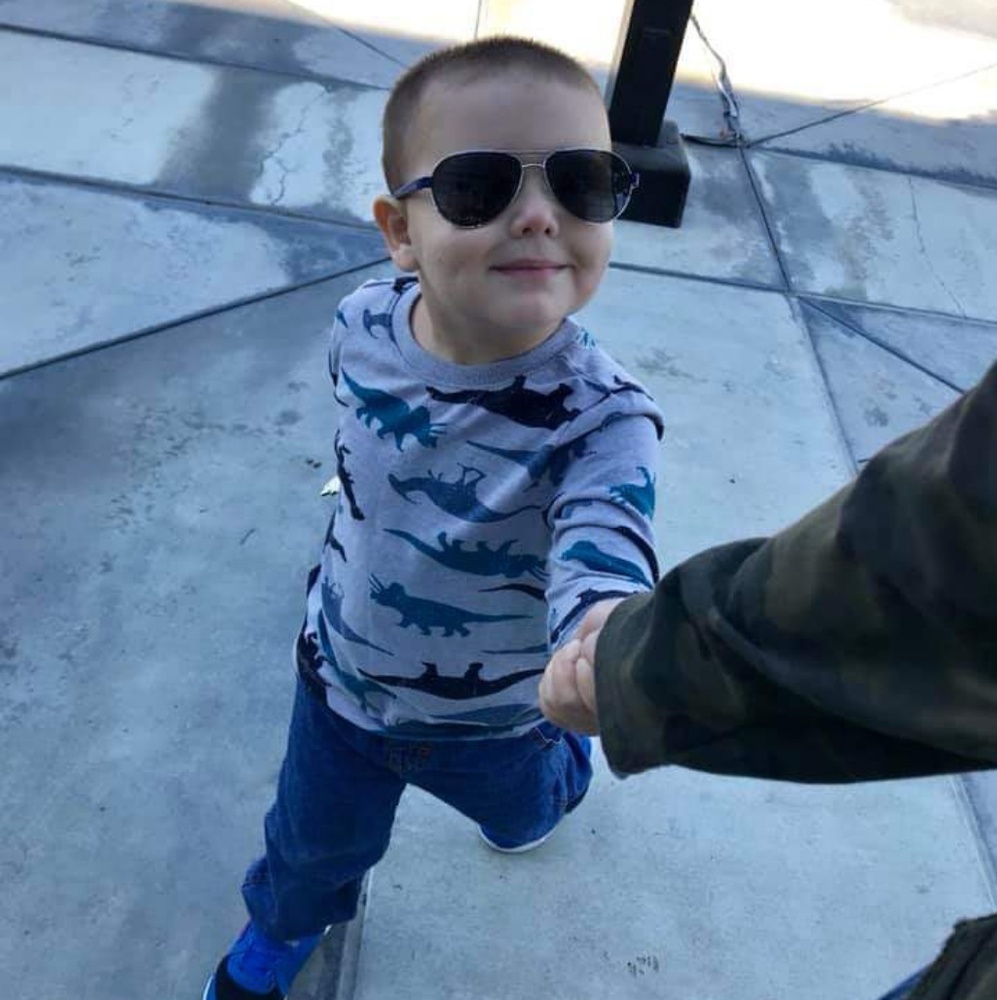 Meet your Posher, Derrick